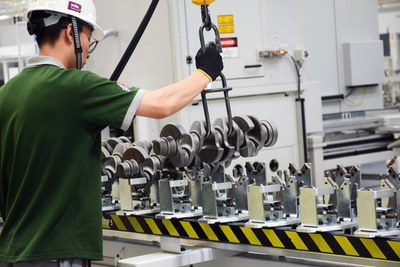 國(guó)產(chǎn)化新篇章 奇瑞捷豹路虎發(fā)動(dòng)機(jī)工廠盛大開業(yè)，2.0T動(dòng)力總成本地化裝配啟航